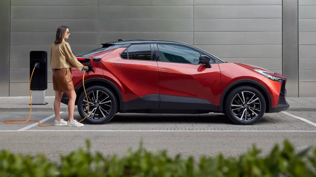 toyota-hibrit-otomobil